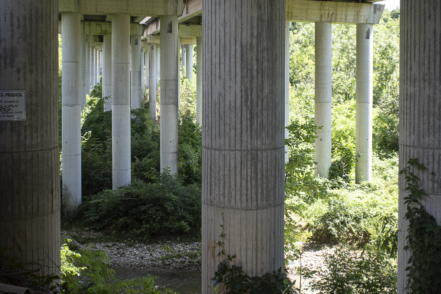 Brückenpfeiler der Autobahn im Kanaltal